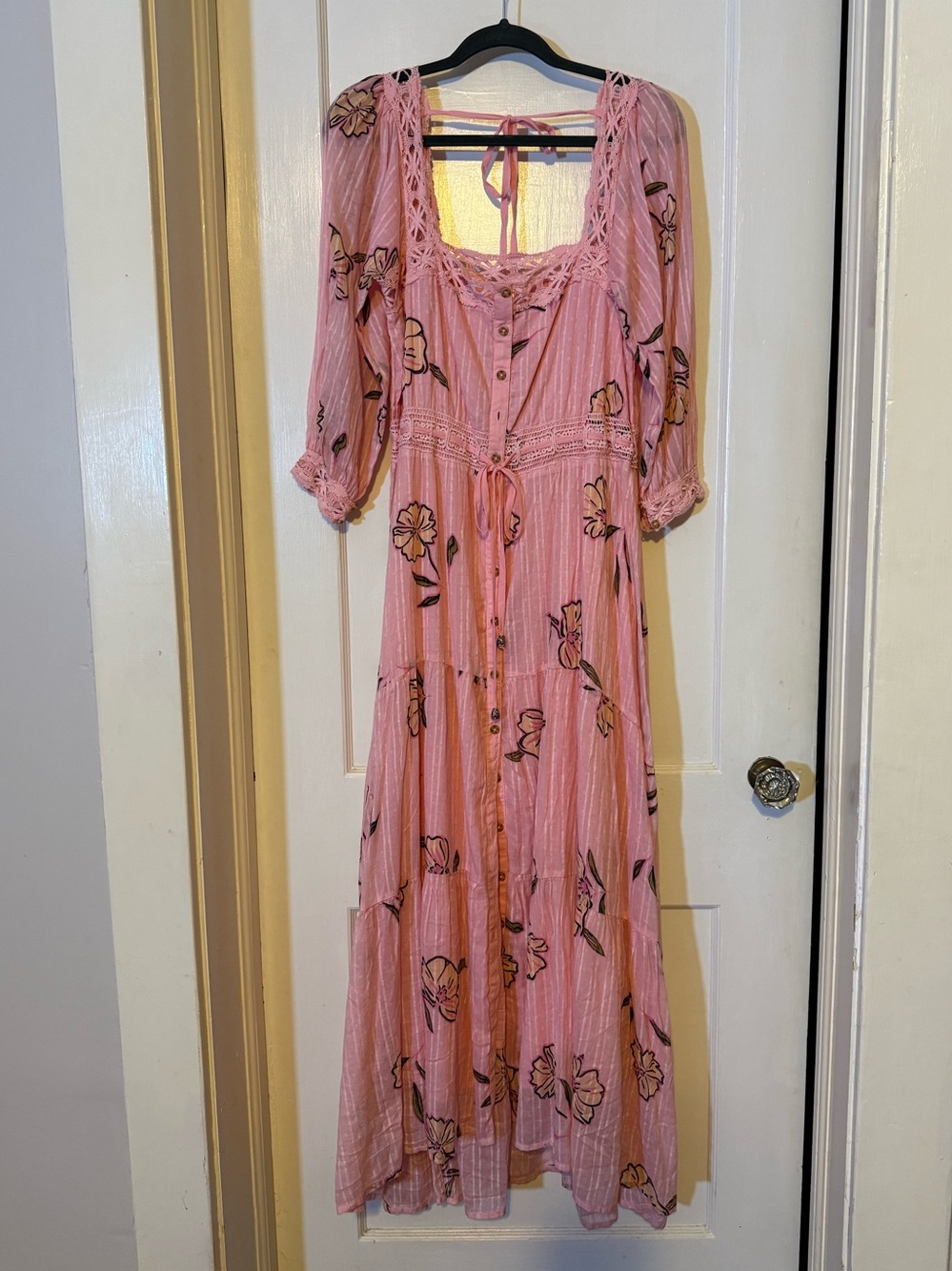 NEW Free People Pink Floral Maxi Dress, sleeves, size M, cotton, crochet detail - Picture 10 of 11